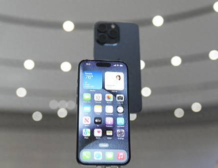 玛多Apple维修站分享买iPhone15还是华为Mate60 